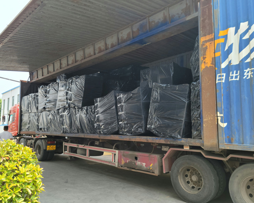 客戶定制2000多塊吸聲尖劈發(fā)貨